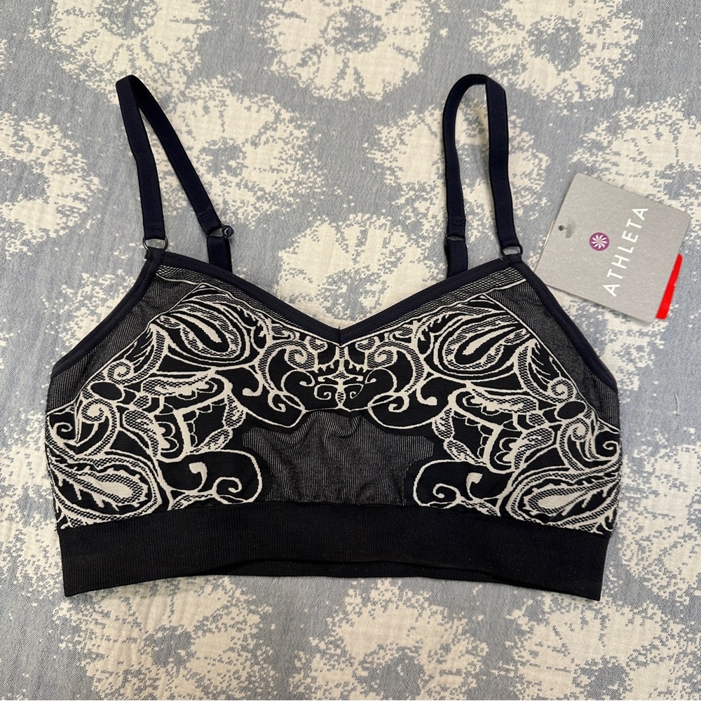 NWT Athleta Virya Seamless Bra, asphalt/white, size M